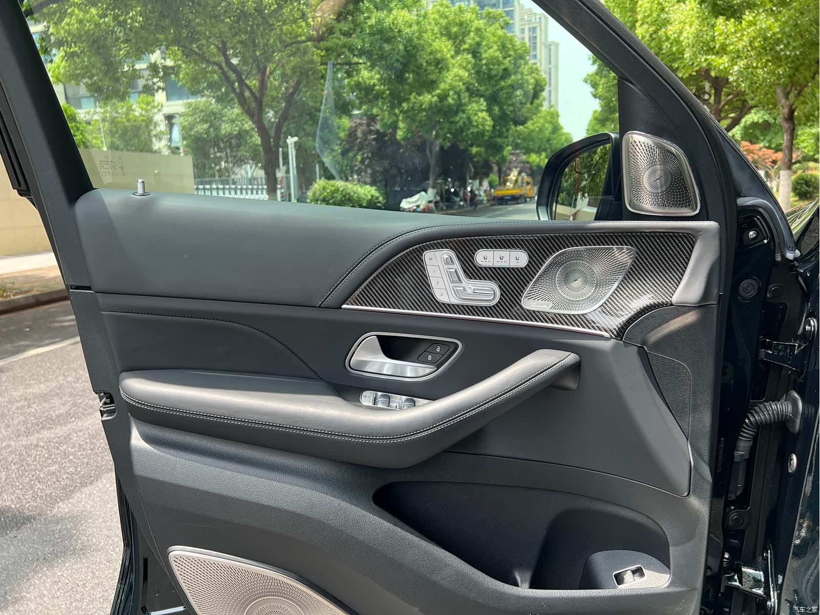 Mercedes-Benz GLS, 2024 13