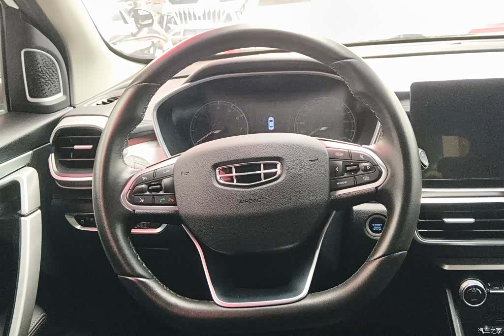 Geely Coolray, 2022 15