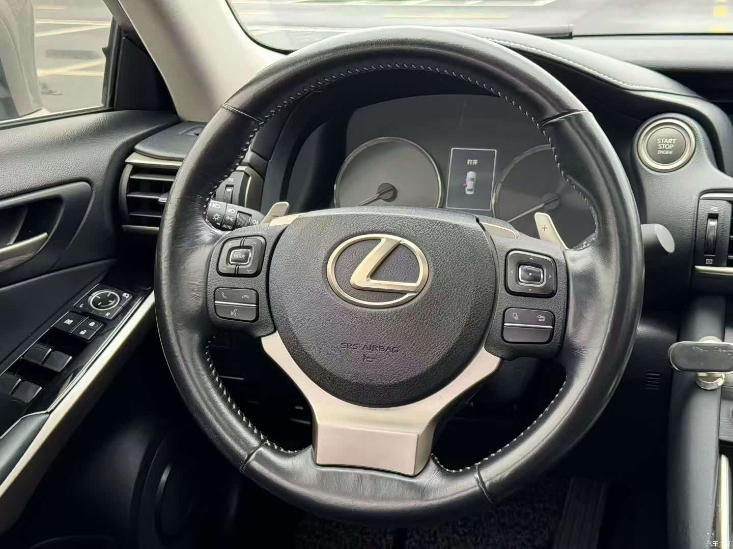 Lexus IS, 2017 8
