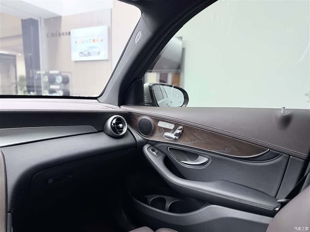 Mercedes-Benz GLC, 2020 37