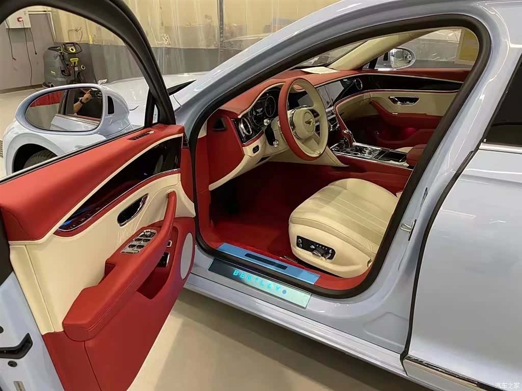 Bentley Flying Spur, 2024 2