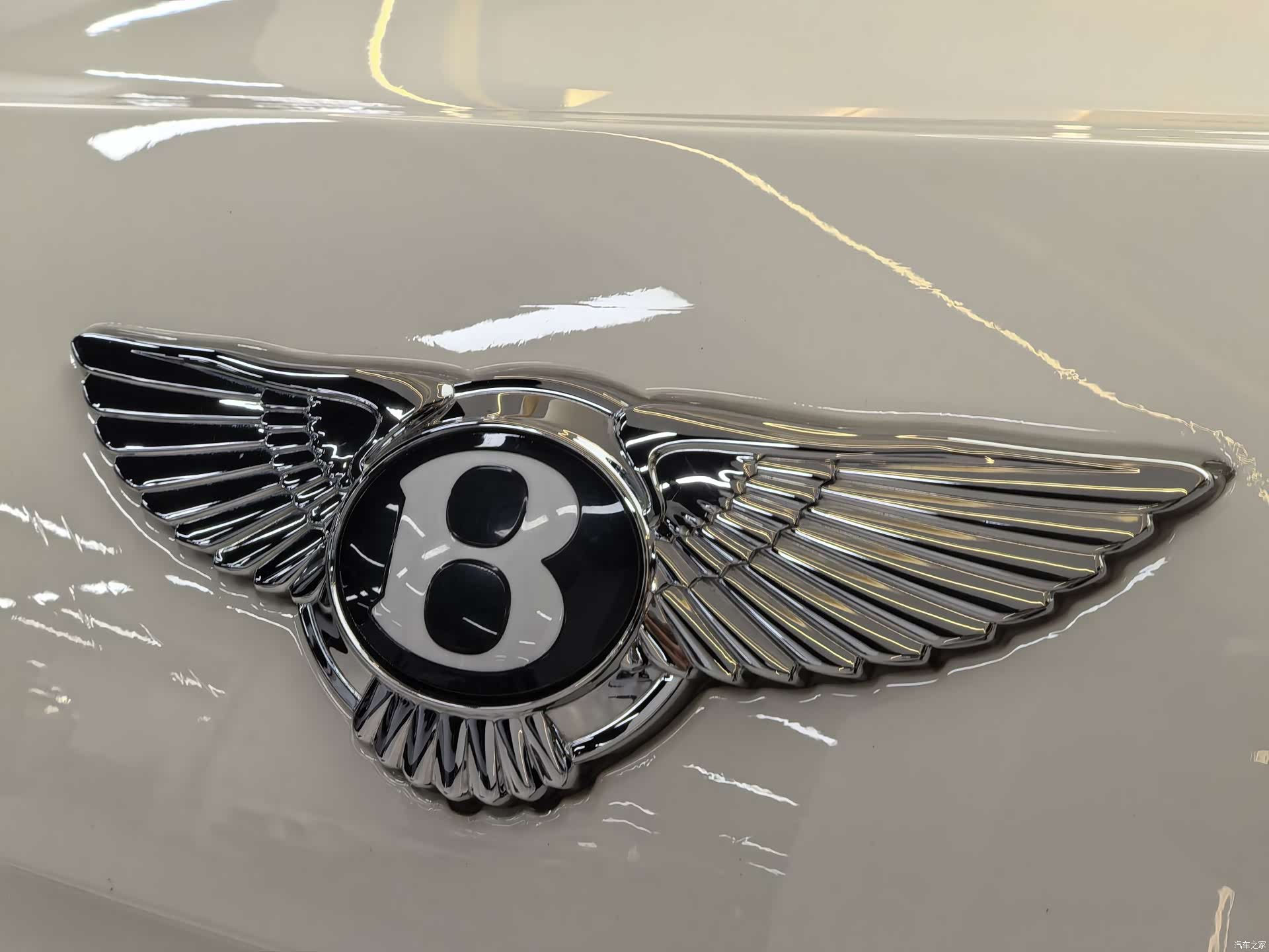 Bentley Flying Spur, 2023 9