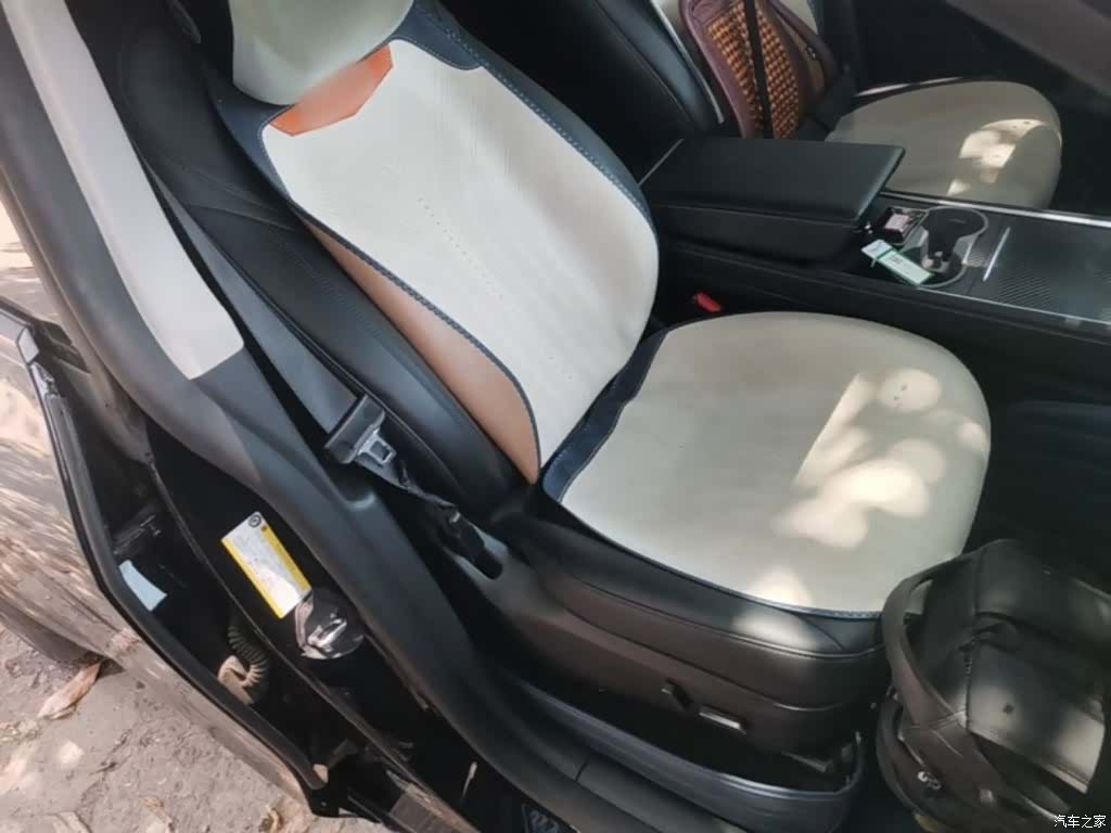 Tesla Model Y, 2023 25