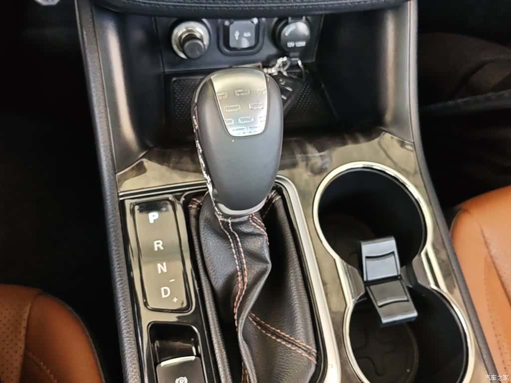 Changan CS95, 2017 14