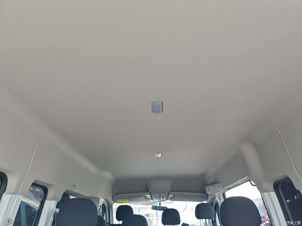 Maxus V80, 2025 18