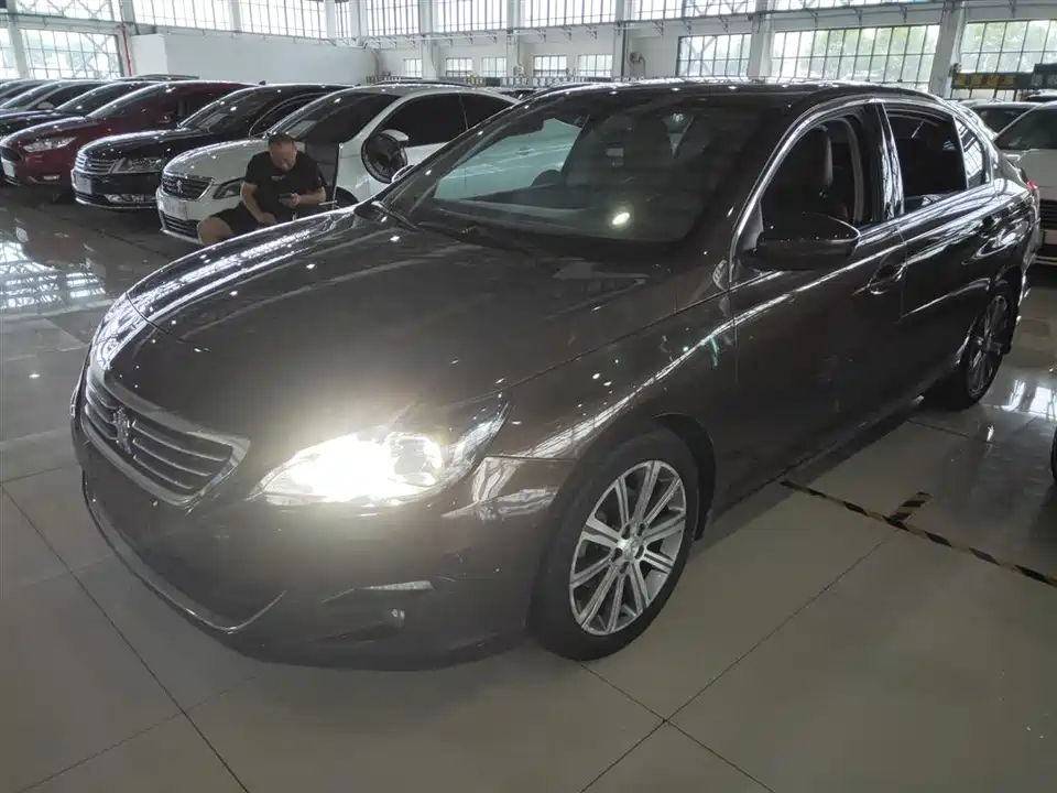 Peugeot 408