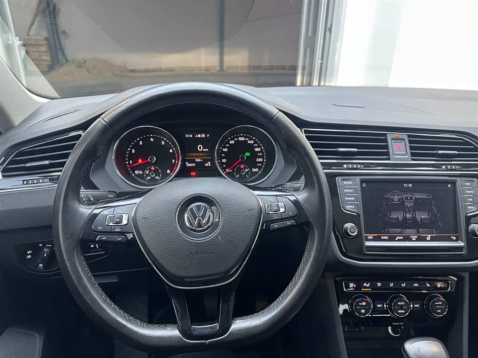 Volkswagen Tiguan L