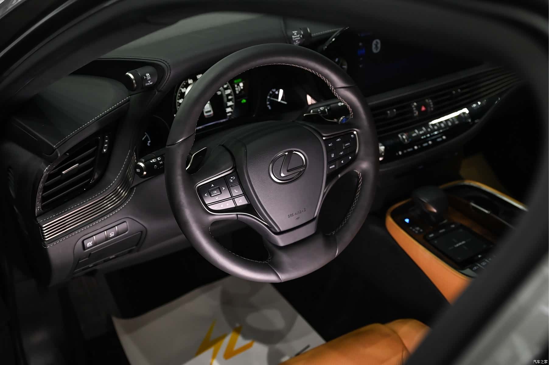 Lexus LS, 2021 10