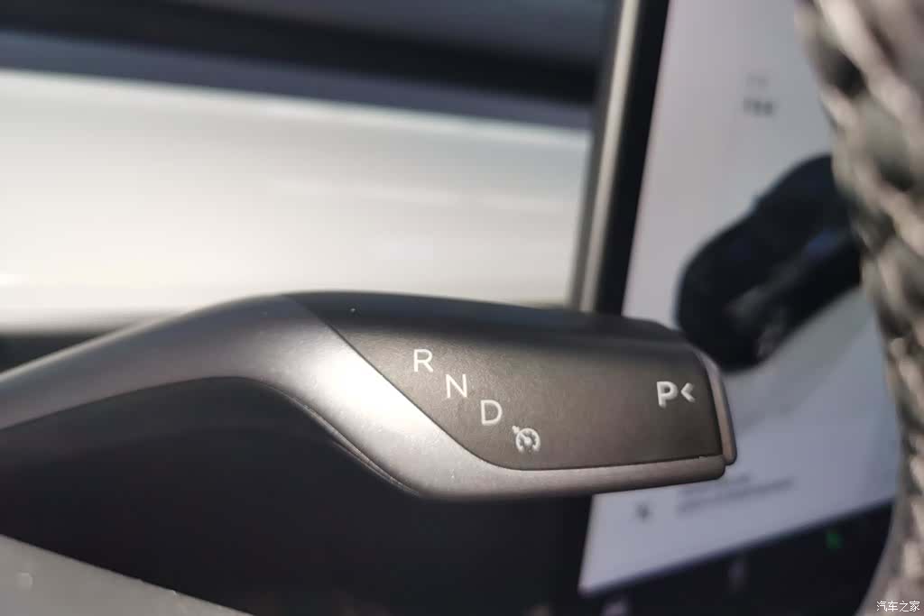 Tesla Model Y, 2023 16