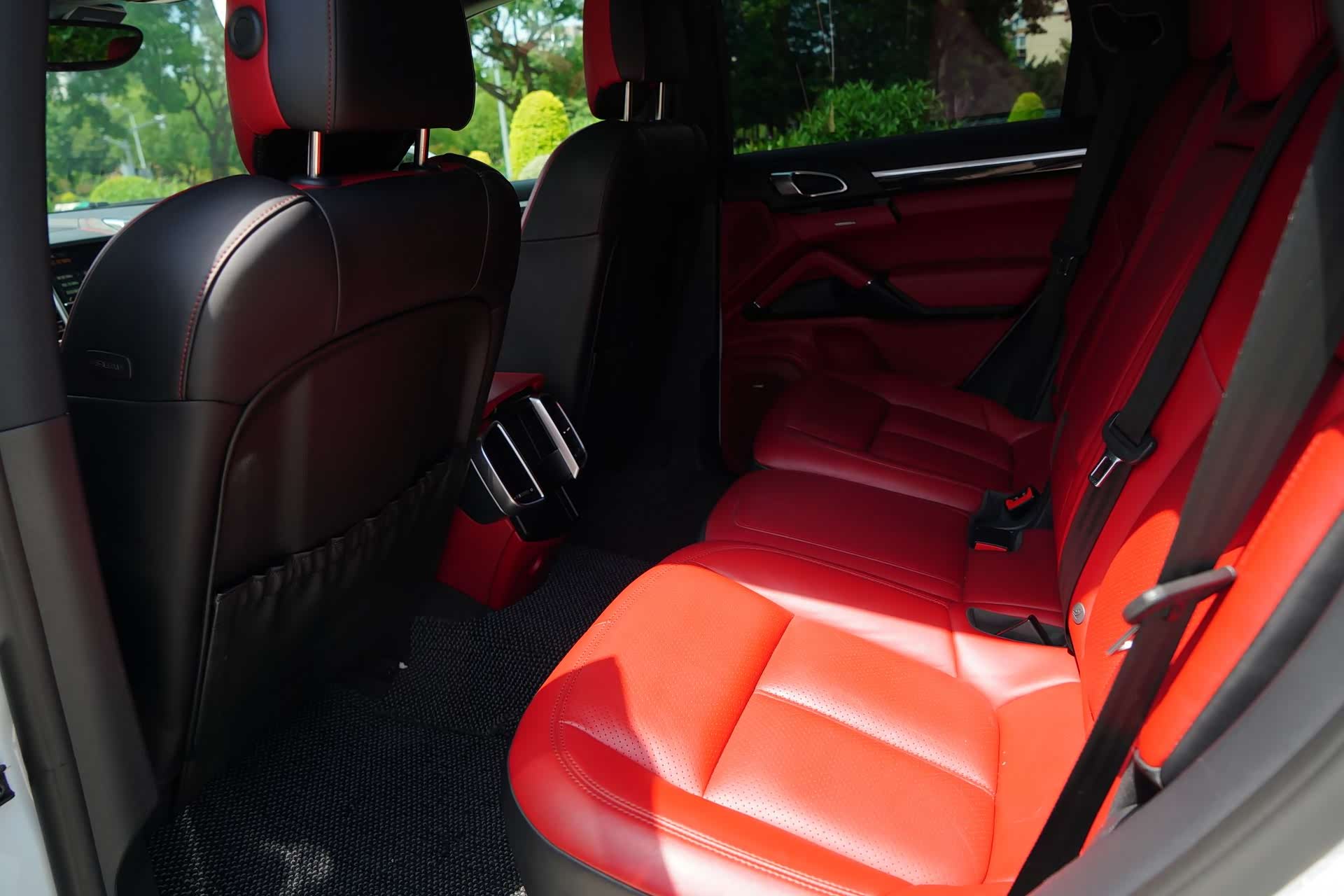Porsche Cayenne, 2016 все фото