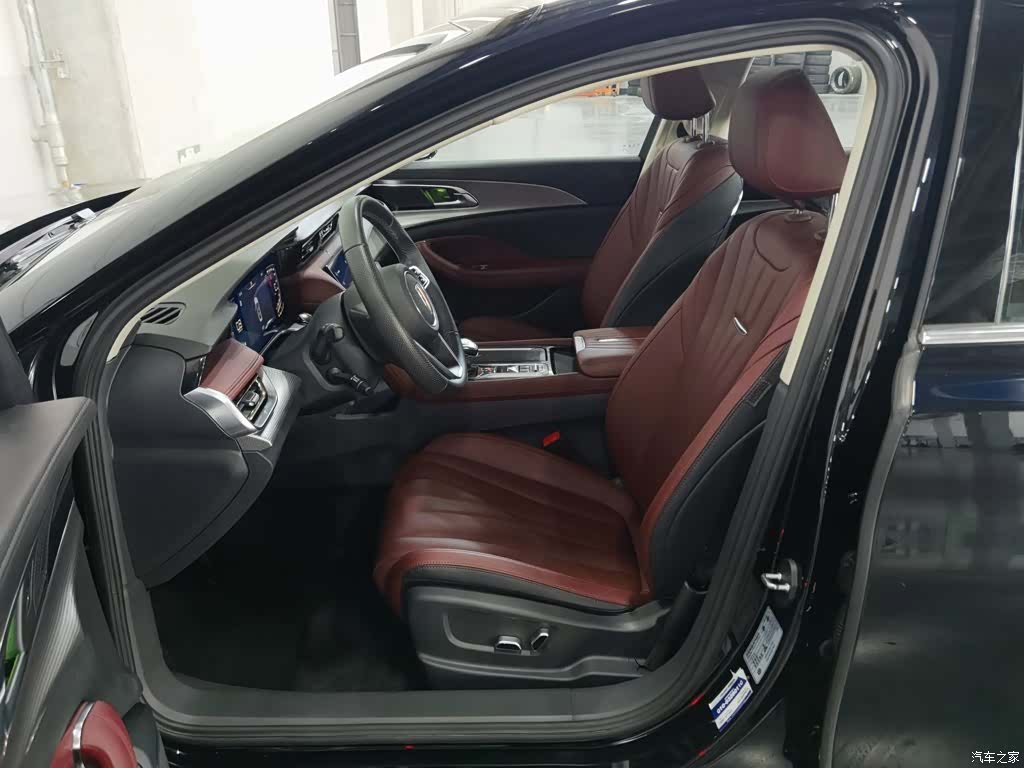 Hongqi H5, 2022 10