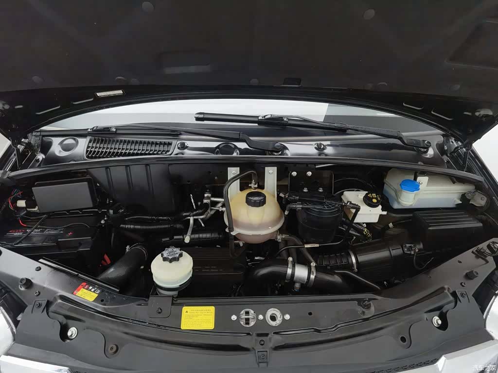 Maxus V80, 2022 6