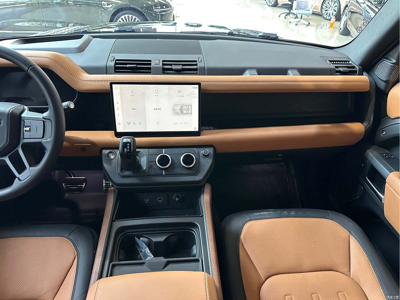 Land Rover Defender, 2023 16