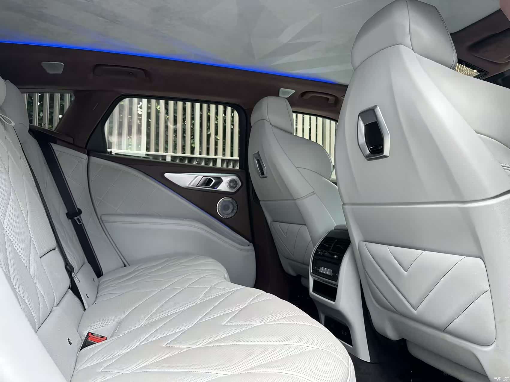 BMW XM, 2025 12