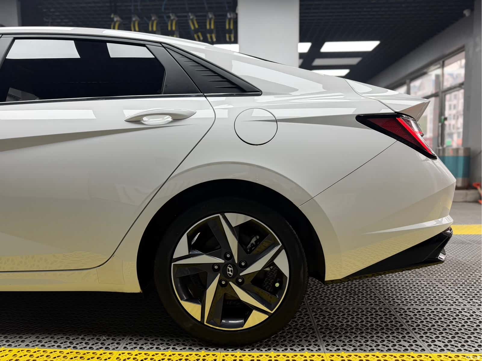 Hyundai Elantra, 2022 9