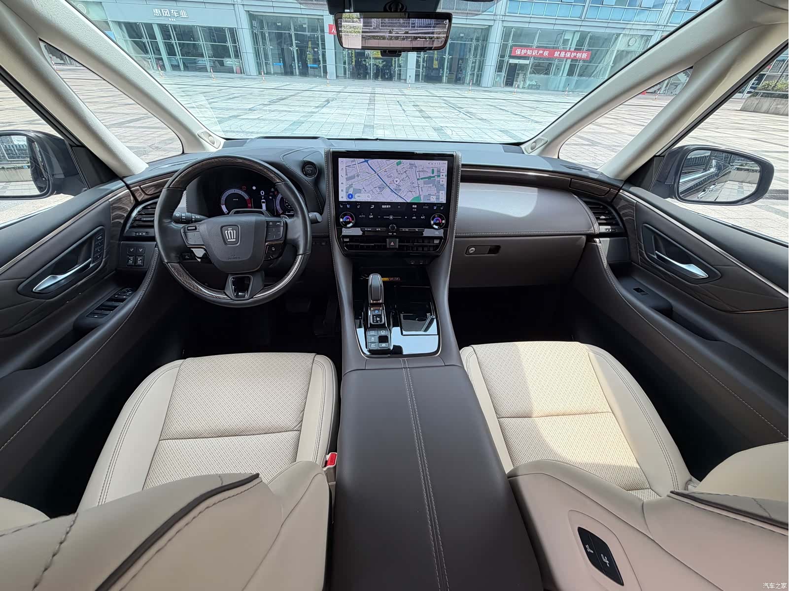 Toyota Vellfire, 2024 9