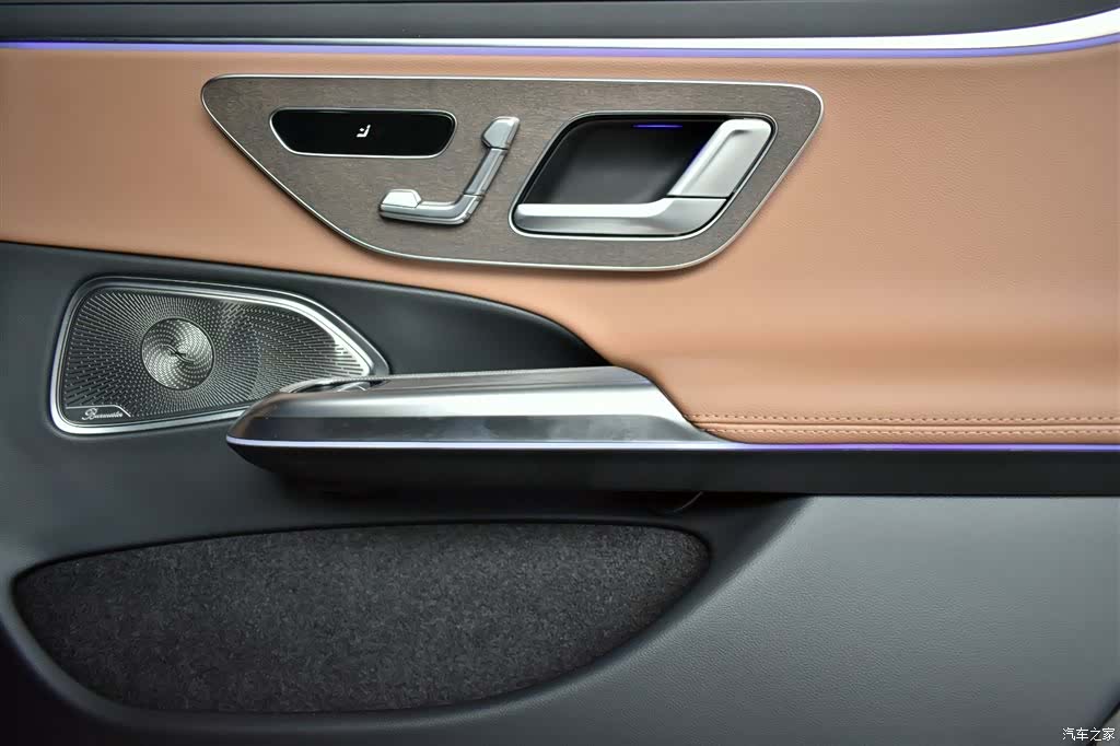 Mercedes-Benz E-Class, 2025 12