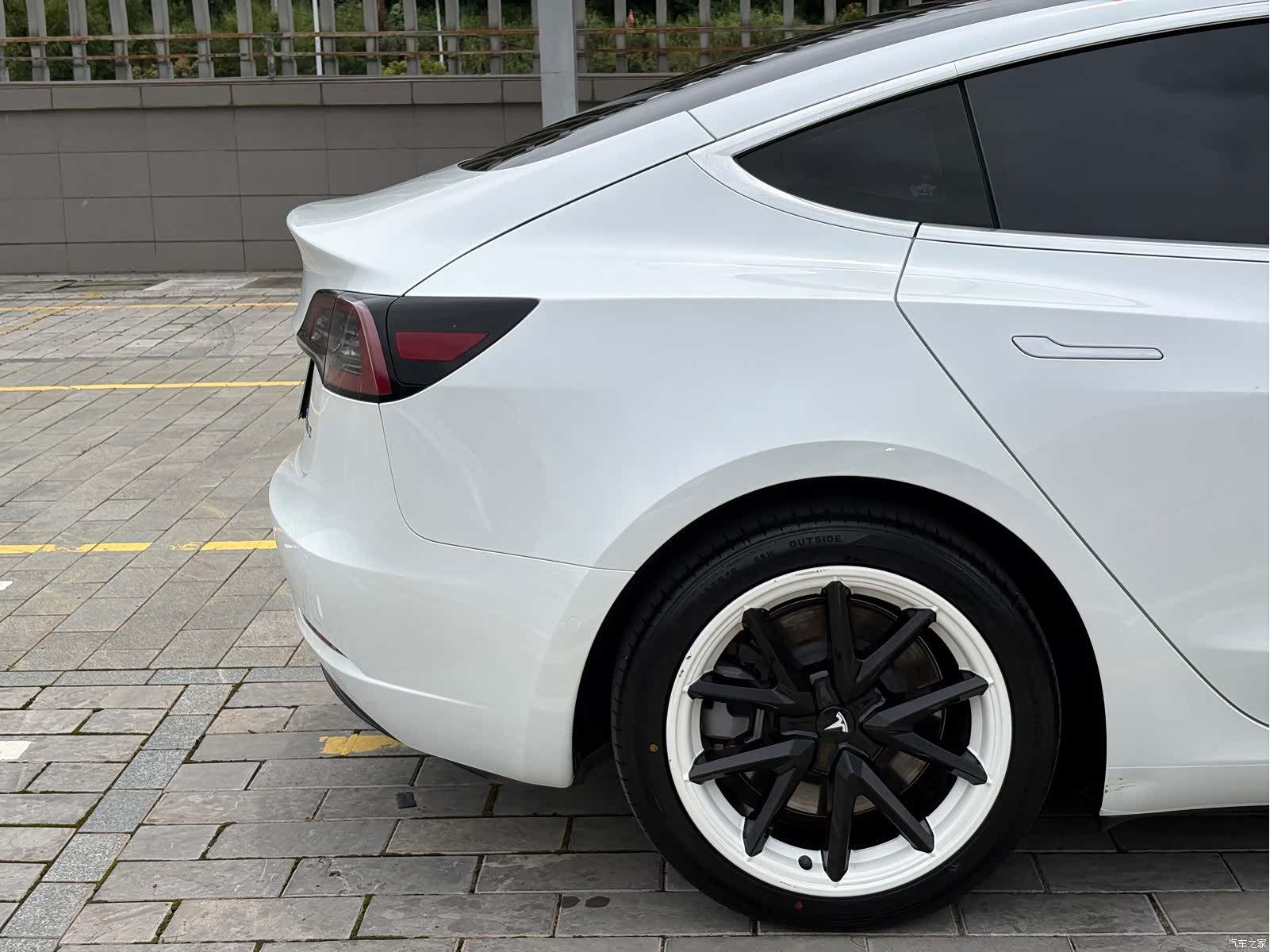 Tesla Model 3, 2020 15