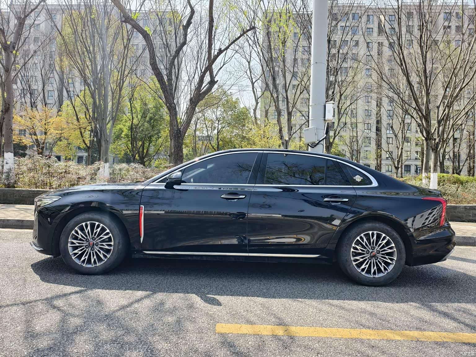 Hongqi H5, 2023 4