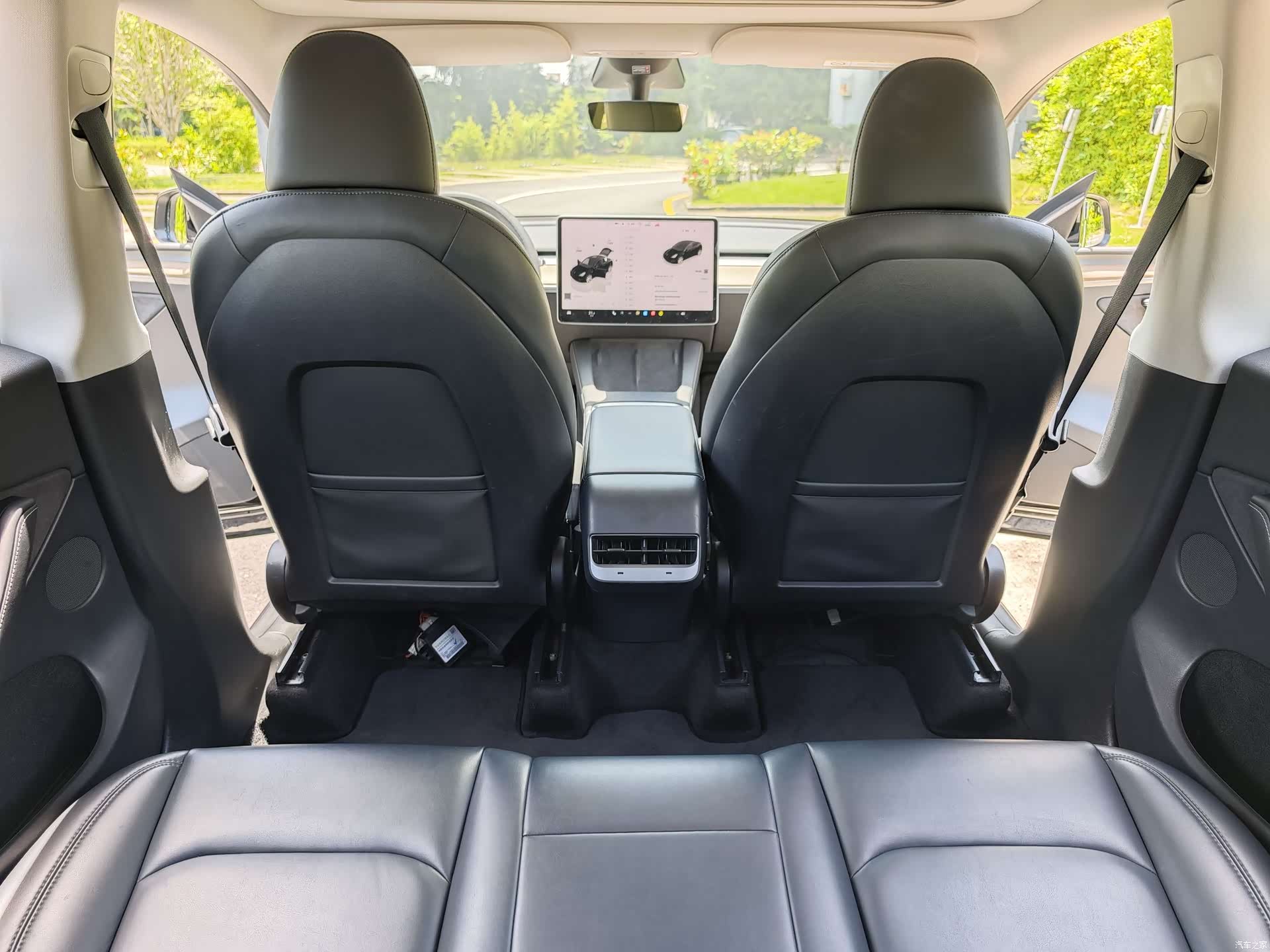 Tesla Model Y, 2023 24