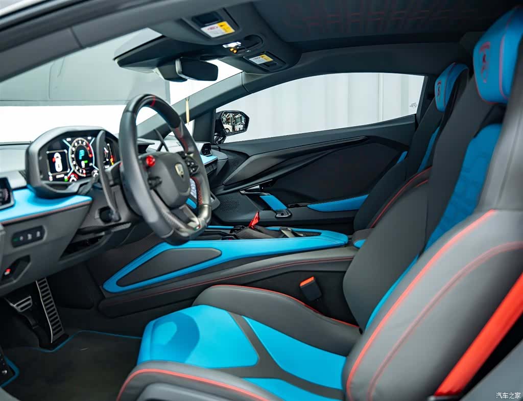 Lamborghini Revuelto, 2025 10