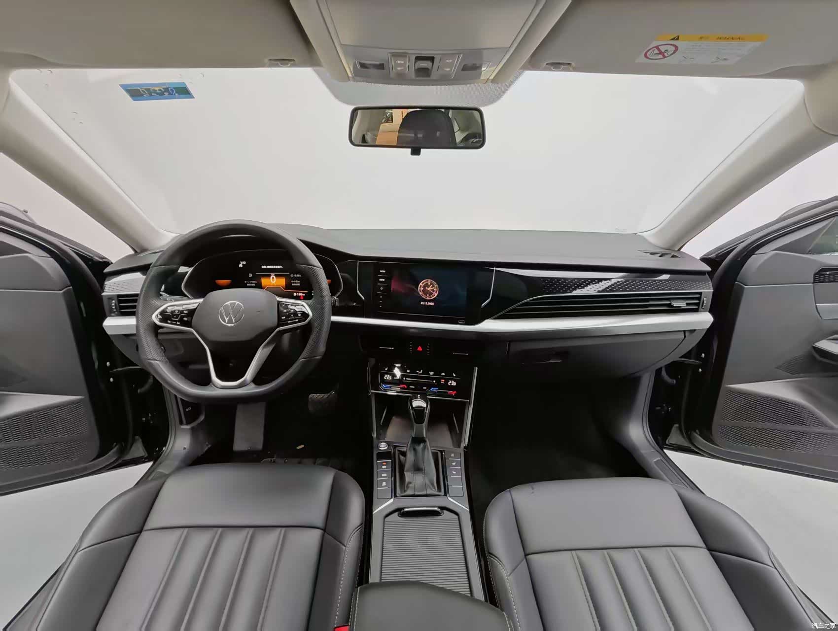 Volkswagen Passat, 2022 13