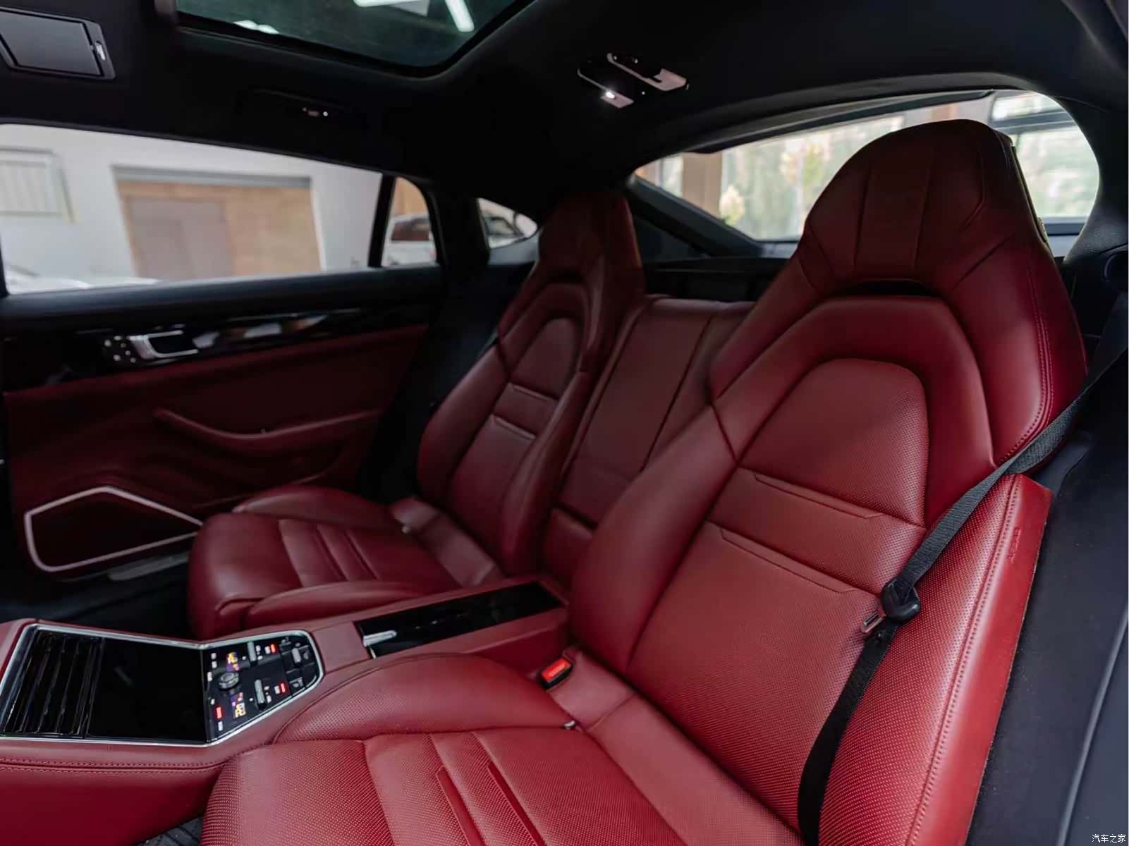 Porsche Panamera, 2022 9