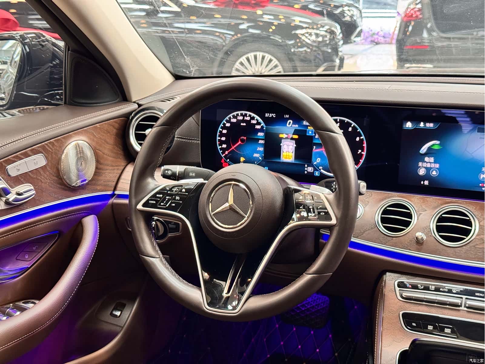 Mercedes-Benz E-Class, 2023 14