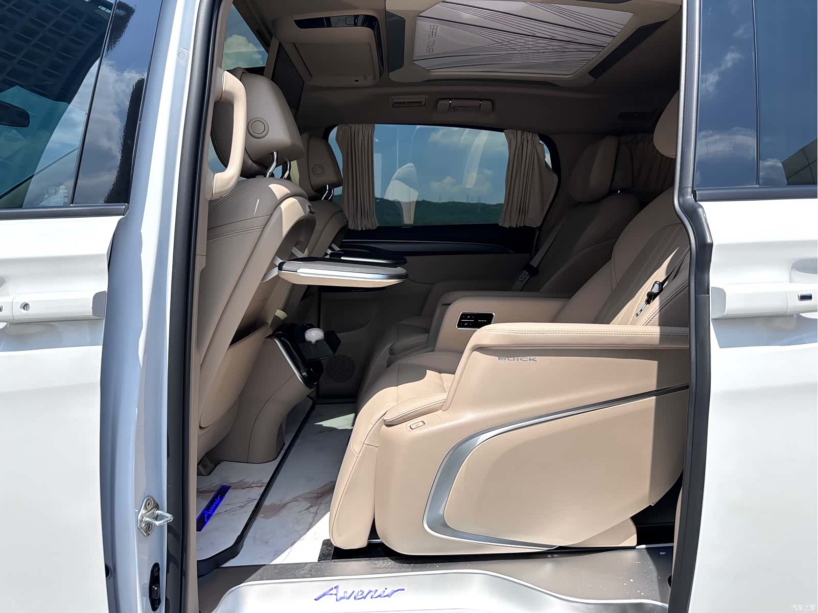 Buick GL8, 2025 11