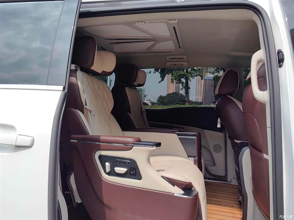 Buick GL8, 2021 9