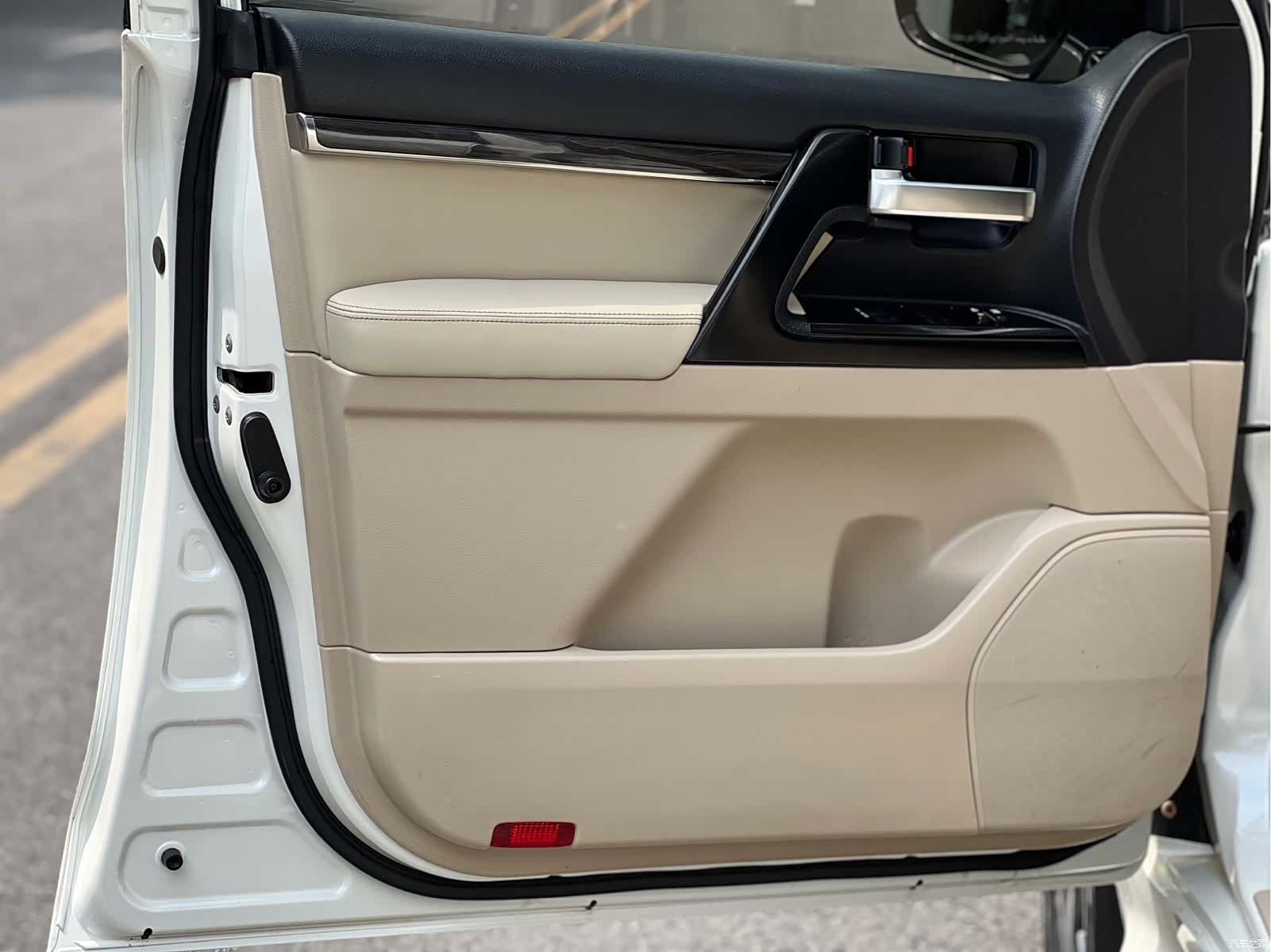 Toyota Land Cruiser, 2020 16