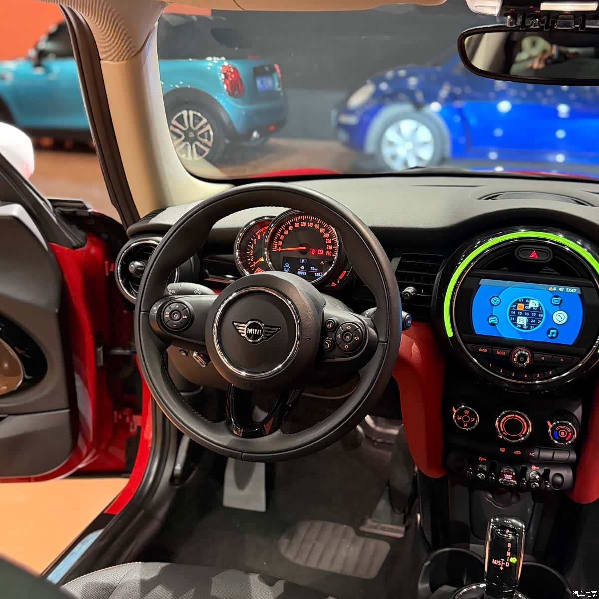Mini ONE, 2020 9