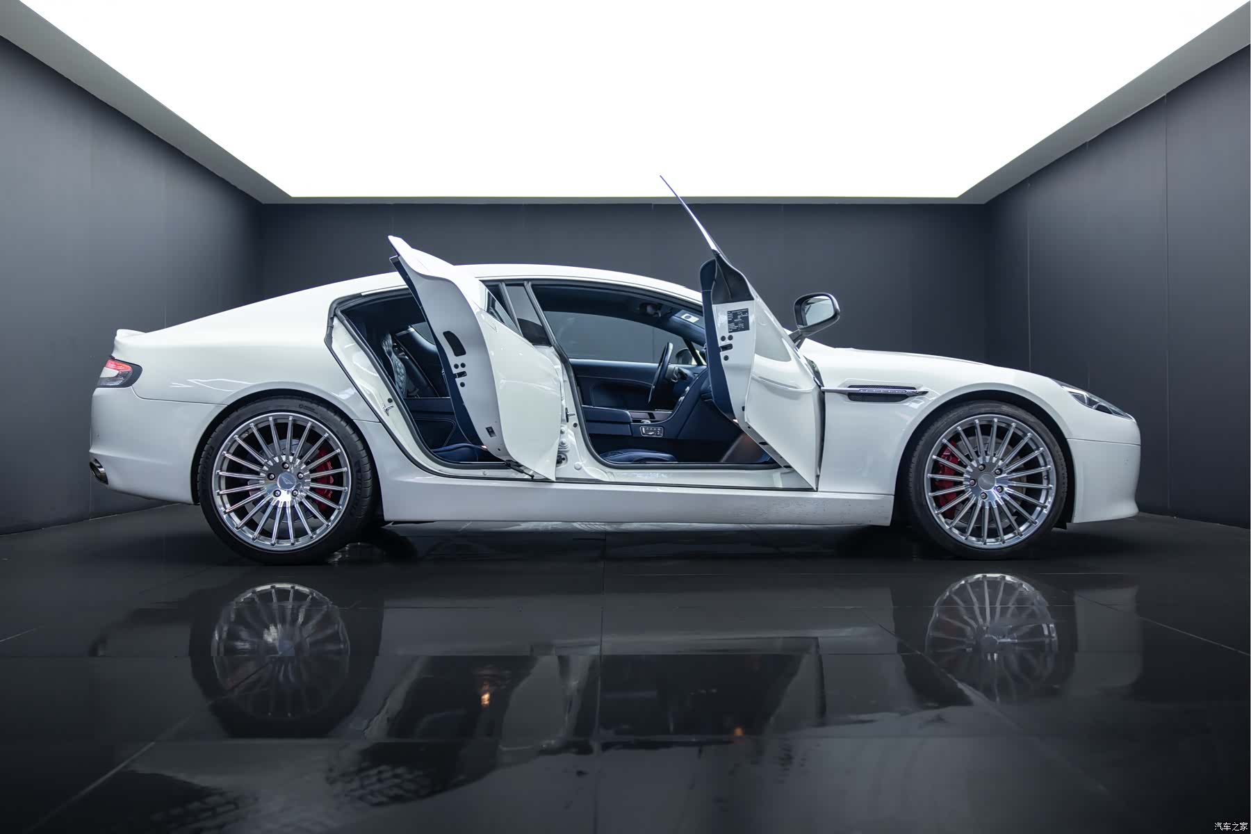 Aston Martin Rapide, 2017 41
