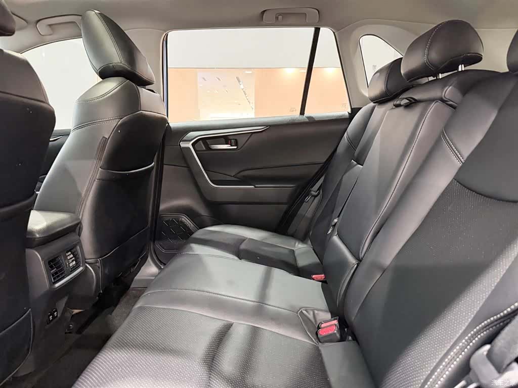 Toyota RAV4, 2019 8