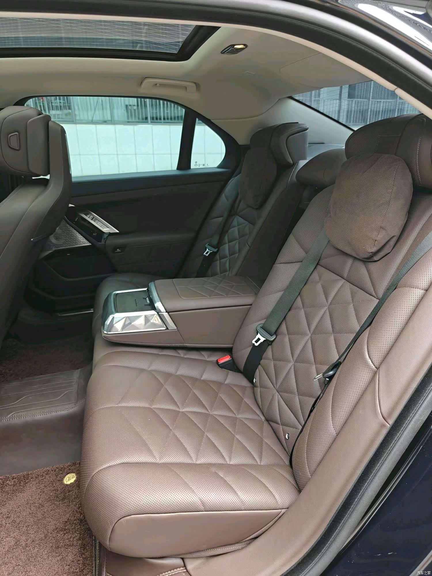 BMW i7, 2023 11