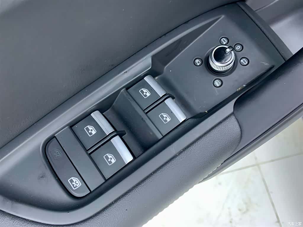 Audi Q5L, 2022 30