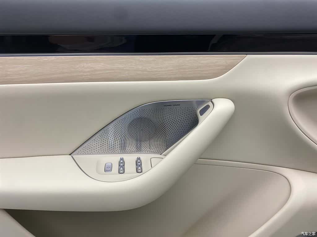 Luxeed R7, 2025 26