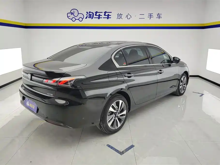 Peugeot 408
