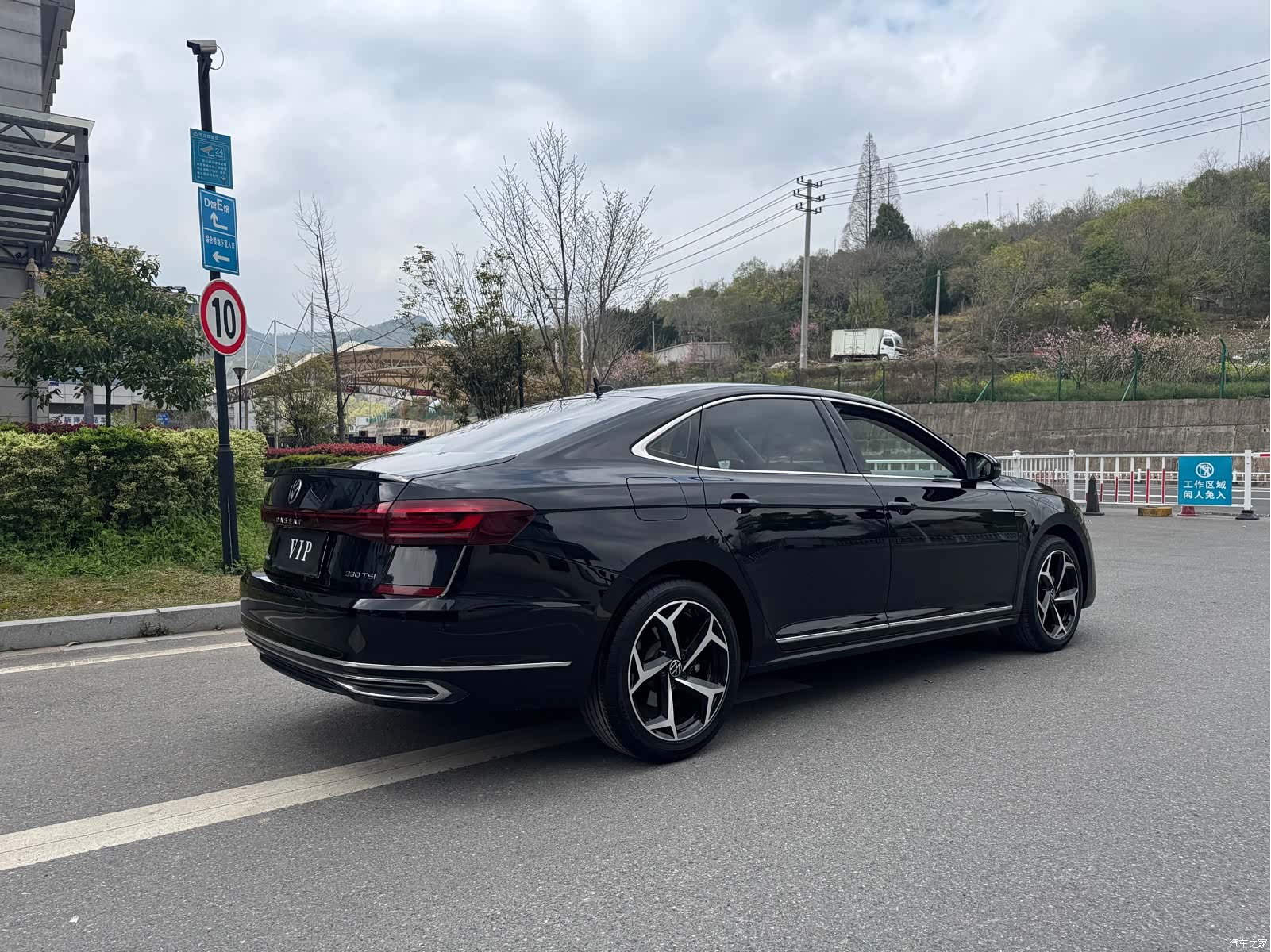 Volkswagen Passat, 2023 все фото