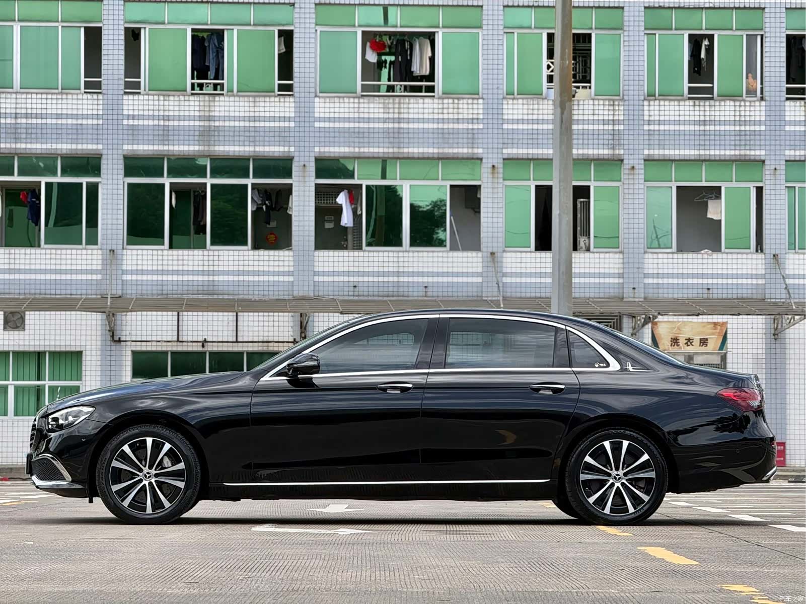 Mercedes-Benz E-Class, 2023 19