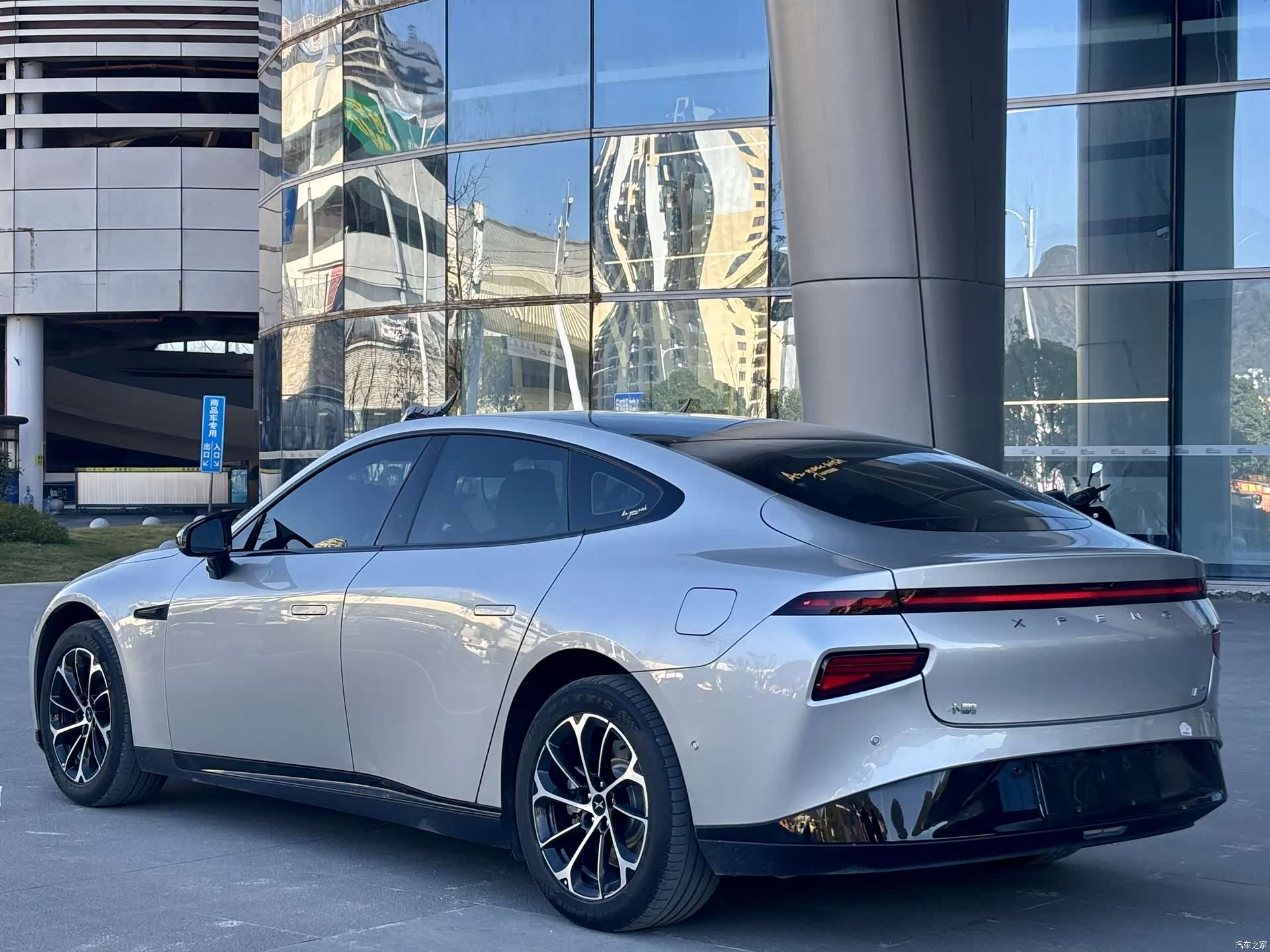 Xpeng P7, 2021 4