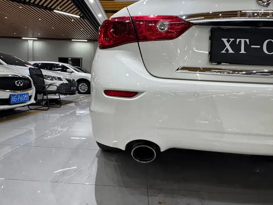 Infiniti Q50L