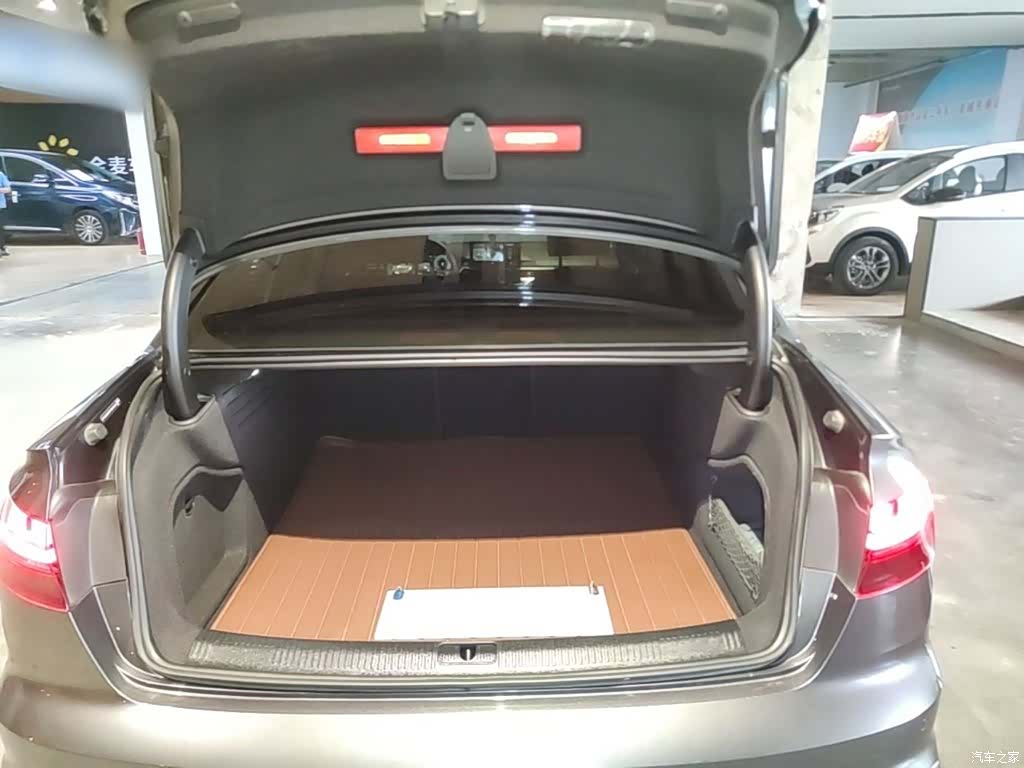 Audi A4L, 2023 19