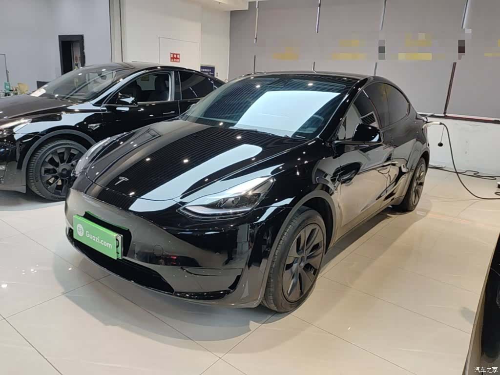 Tesla Model Y, 2023 2