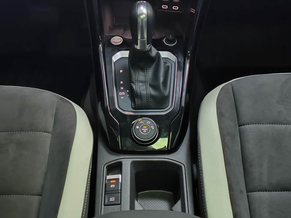 Volkswagen T-ROC exploring Songs