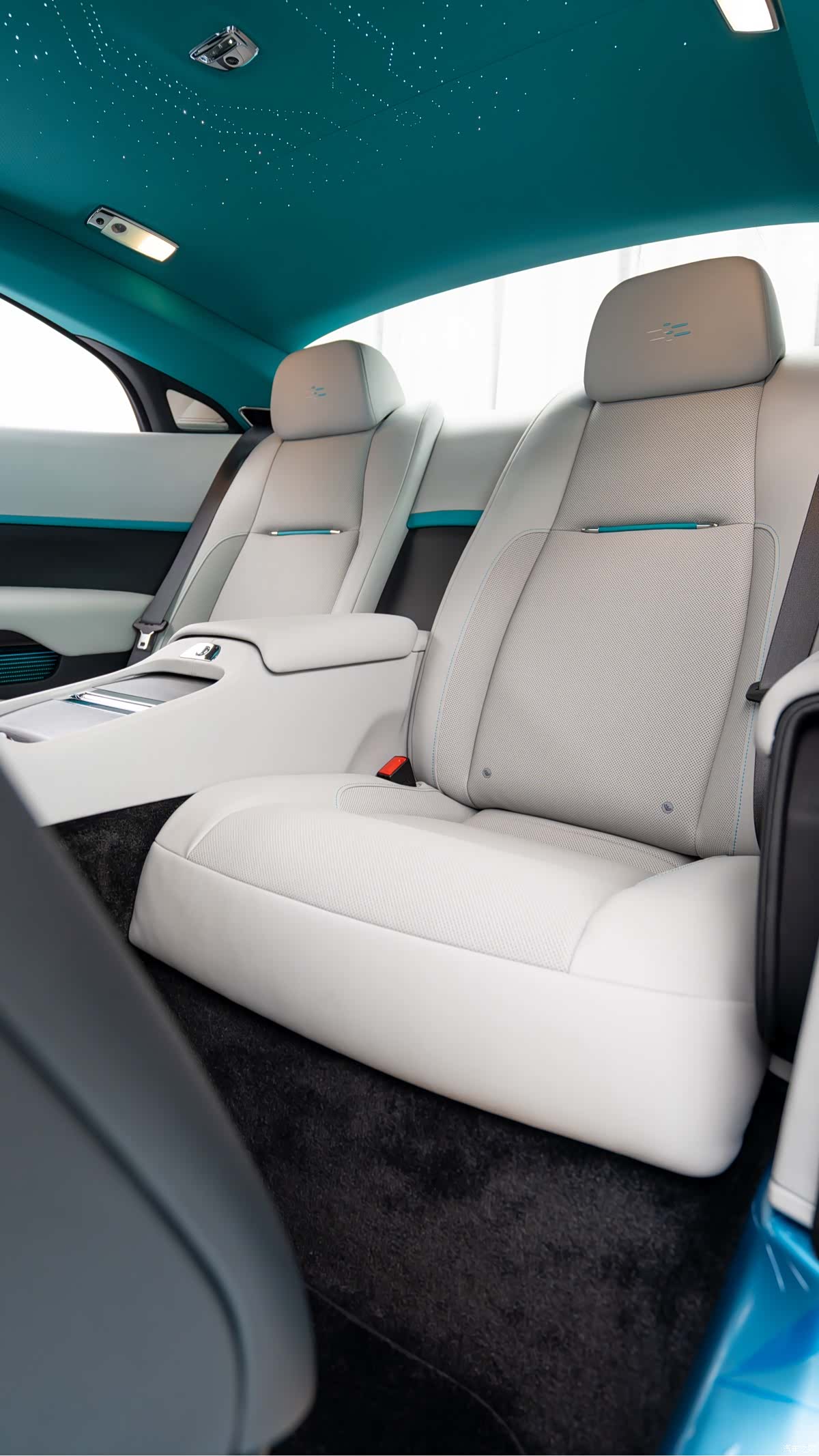 Rolls-Royce Wraith, 2021 15