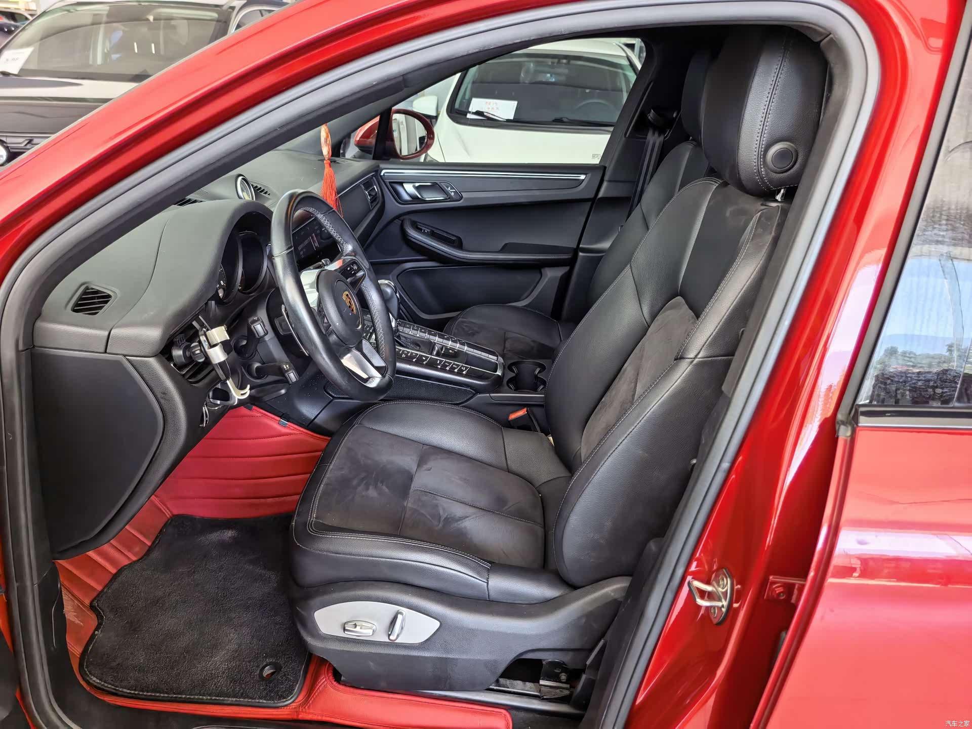Porsche Macan, 2019 все фото