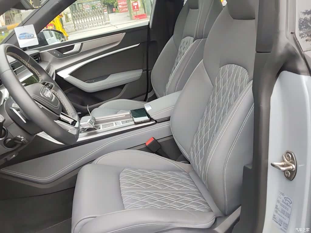 Audi A7L, 2025 15