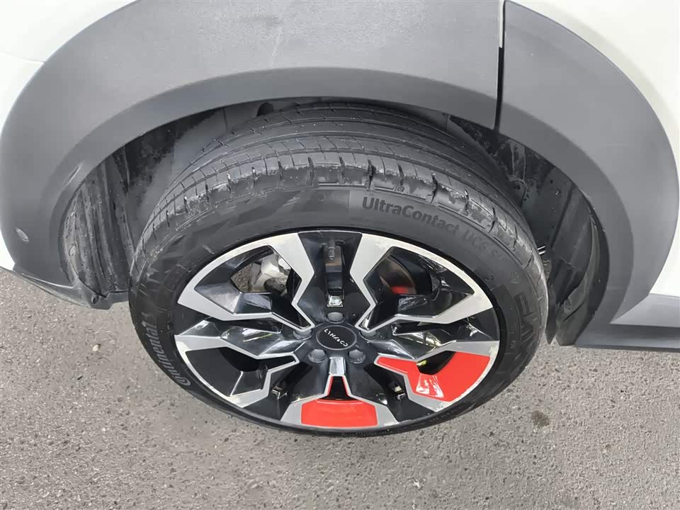 Lynk & Co 06 Lynk & Co 06