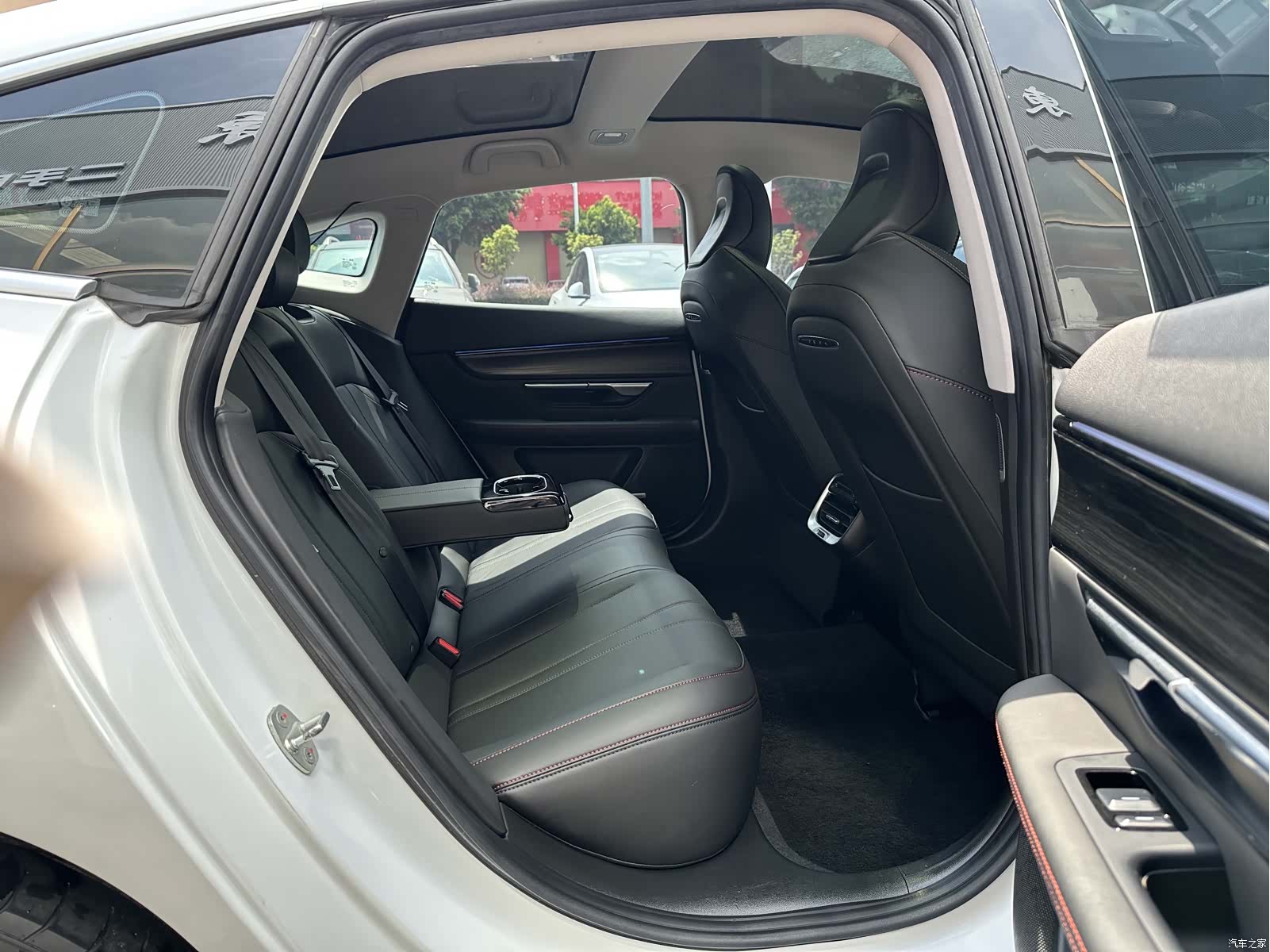Xpeng P7, 2021 16